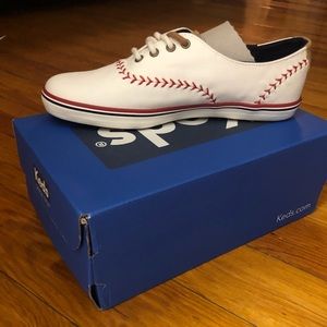Women’s size 6 MLB pennant baseball stitched keds.
